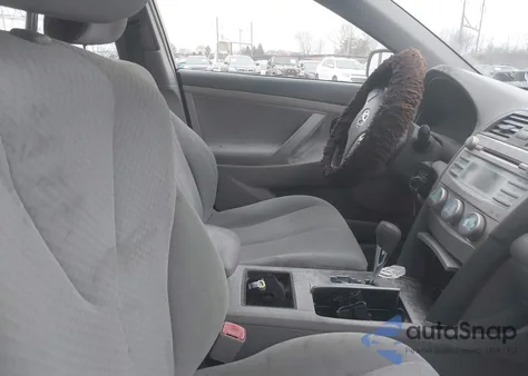 2009 Toyota Camry Le z USA, uszkodzony, nr VIN 4T4BE46K09R132161